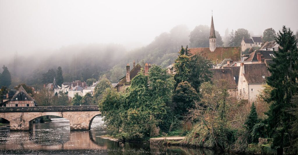 découvrez les noms mystérieux des villages normands et plongez dans l'histoire fascinante de la normandie à travers ses intitulés intrigants et chargés de légendes.