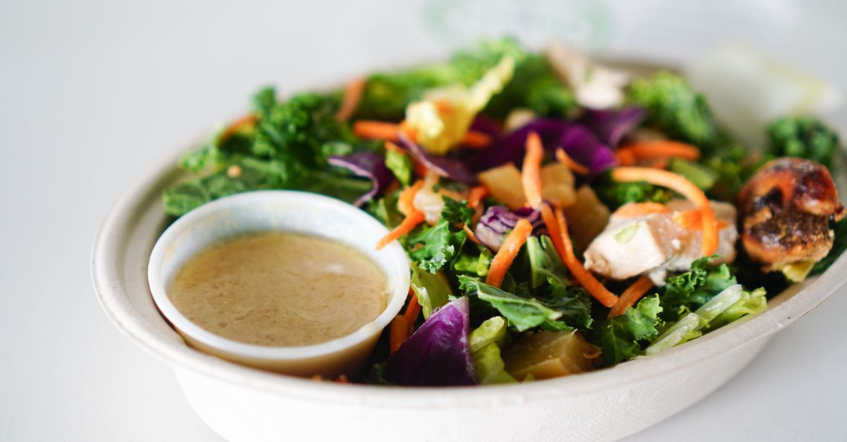 découvrez une recette originale de vinaigrette à la bière, parfaite pour relever vos salades avec une touche gourmande et légèrement amère.