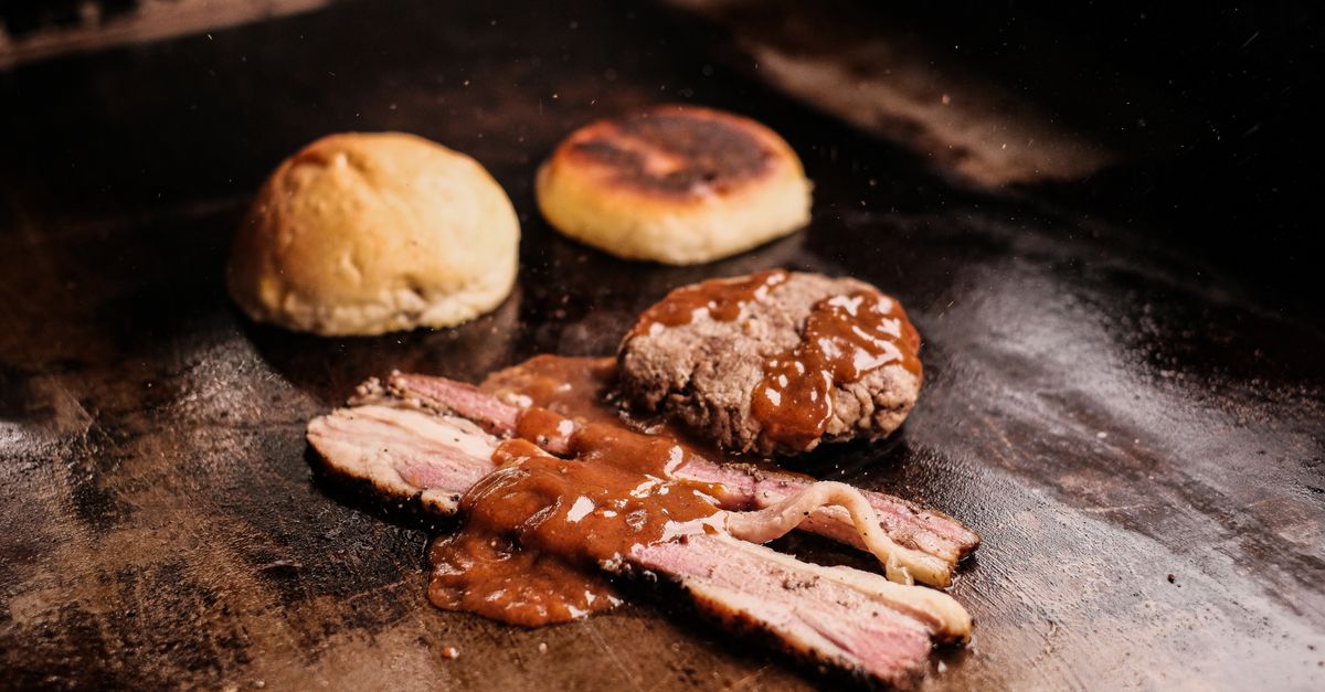 découvrez notre sauce barbecue à la bière ambrée maison, parfaite pour relever vos grillades avec une saveur riche et authentique.