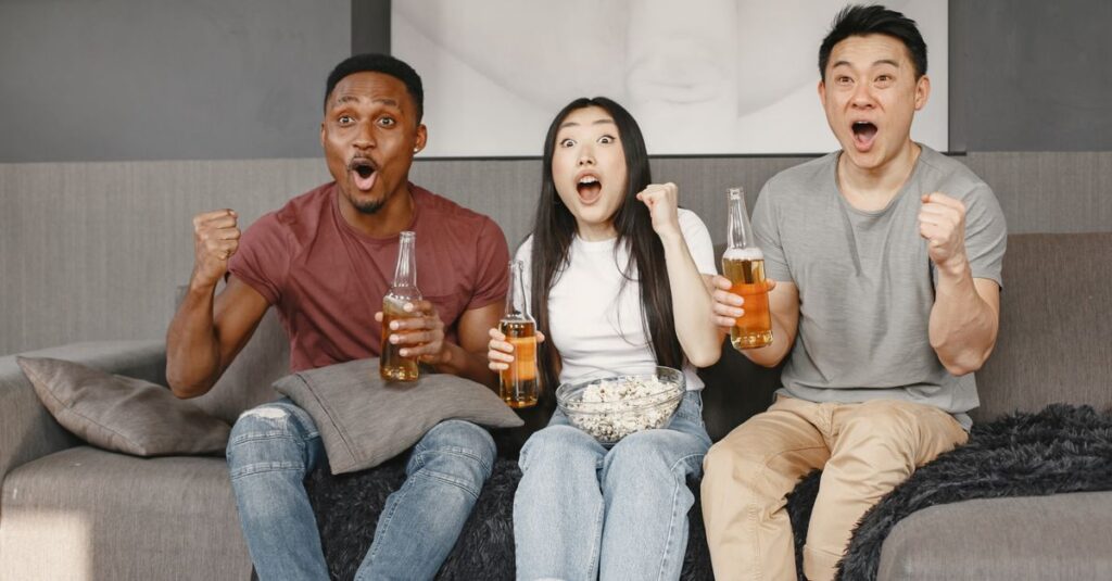 découvrez le lien parfait entre bière et sports : savourez vos matchs préférés avec une bière fraîche et profitez d'une expérience conviviale et festive.